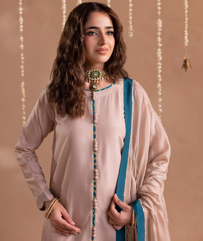 Gotta Kinari article 2662/A in Blush Beige / Teal; catalog image 5.