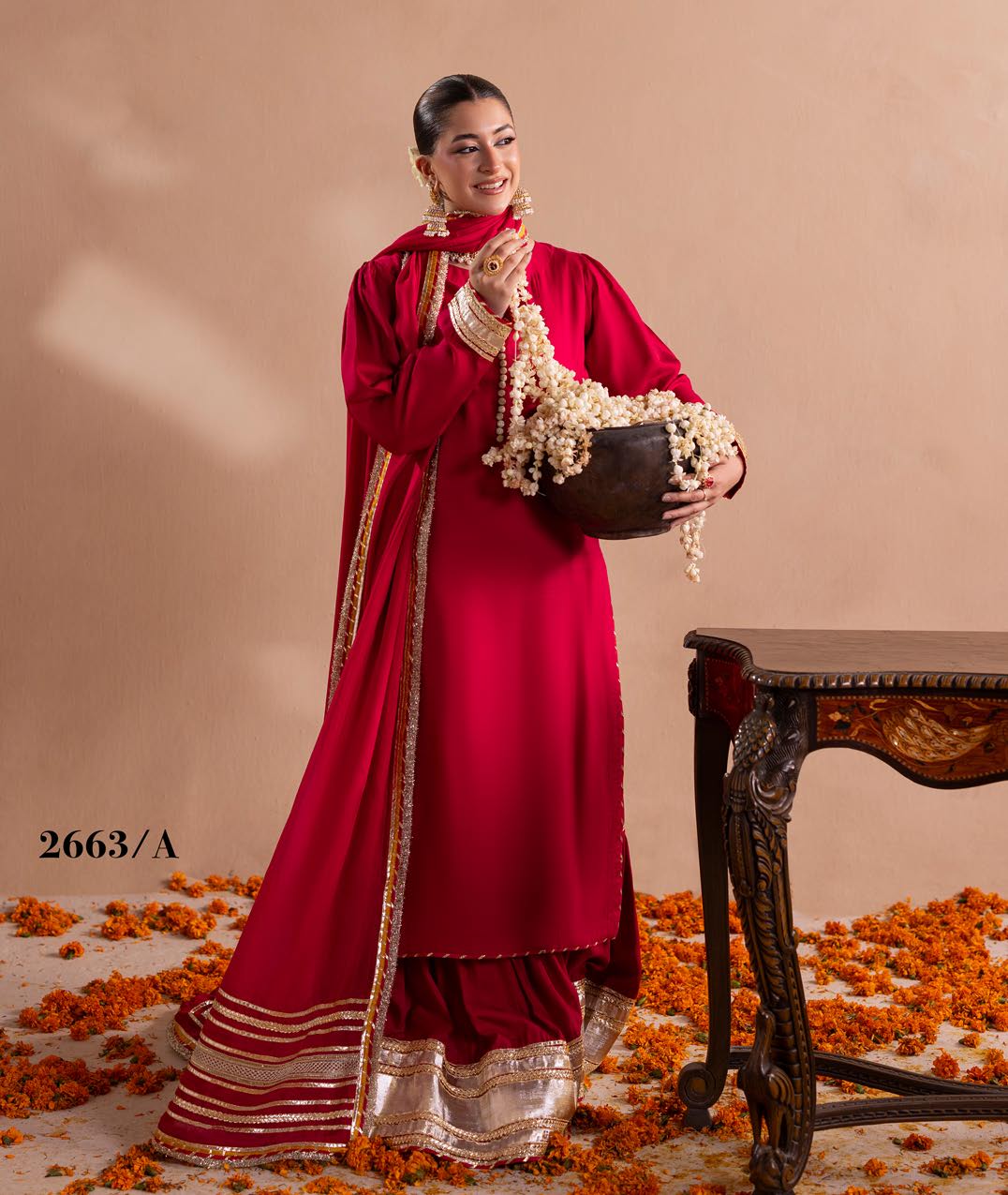 Gotta Kinari article 2663/A in Red; catalog image 1.