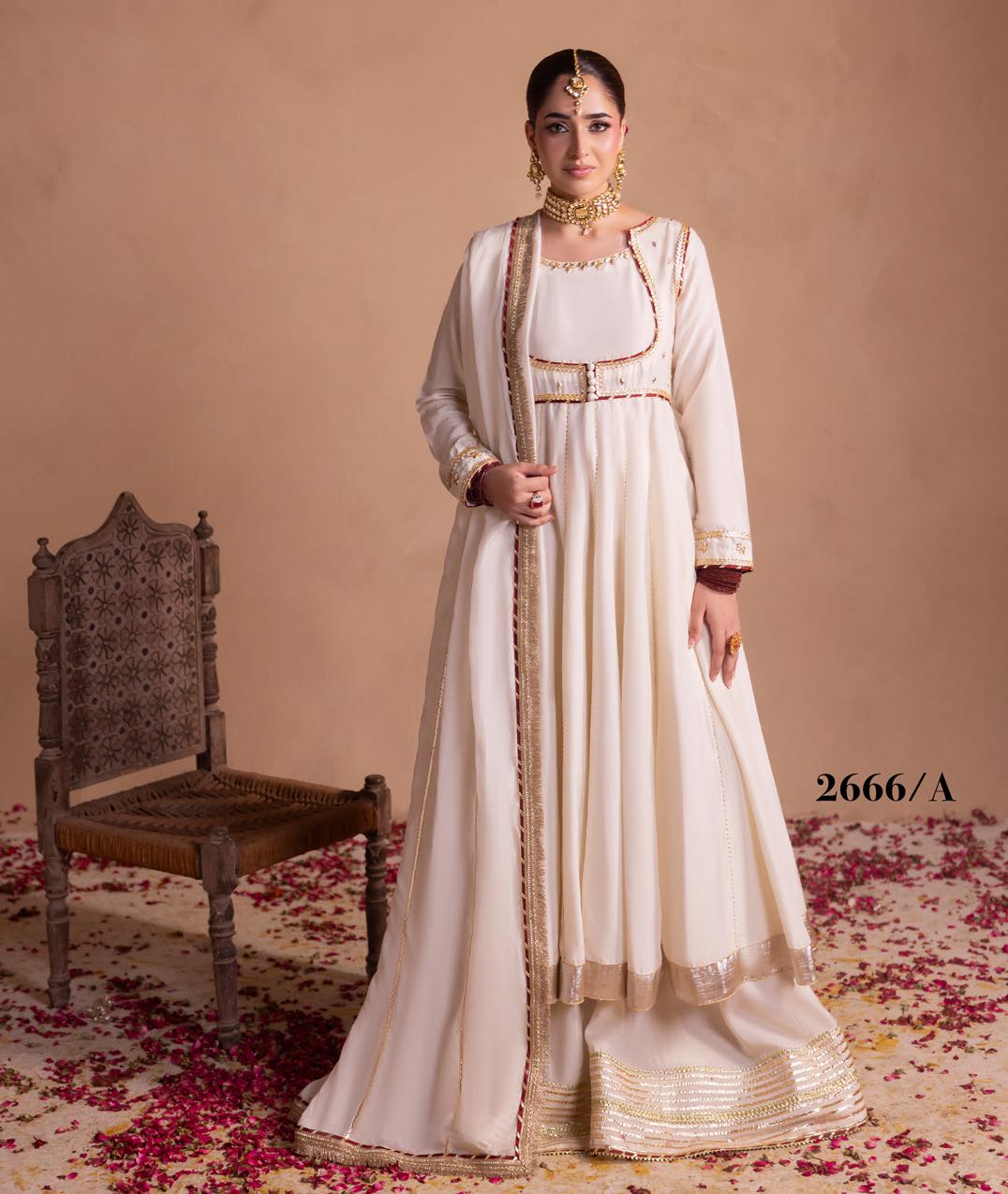 Gotta Kinari article 2666/A in Ivory; catalog image 1.